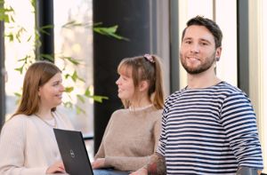 Gruppe Auszubildende.